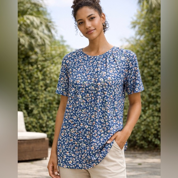 Tops - Chic Blue Floral Short Sleeve Top